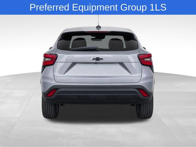 Used 2025 Chevrolet Trax LS w/ LS Convenience Package FWD image 4