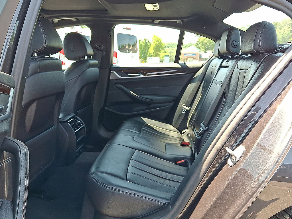 Used 2019 BMW 530e xDrive w/ Convenience Package AWD/4WD image 26