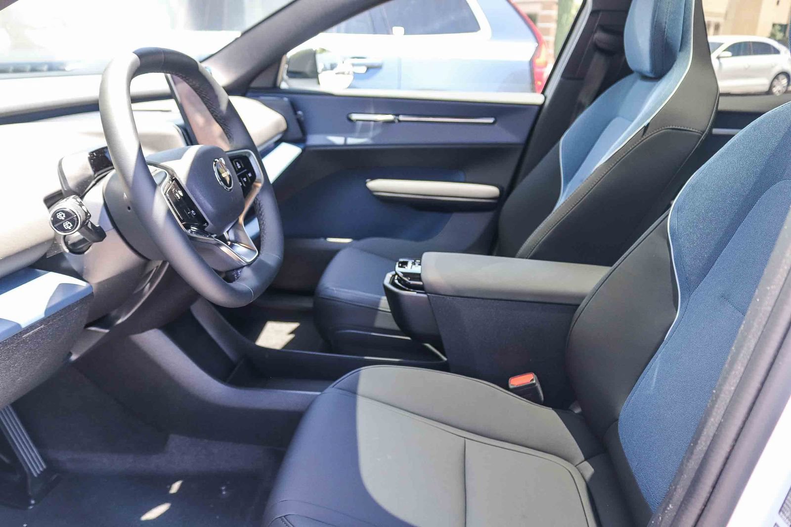 New 2026 Volvo EX30 Plus w/ Climate Package AWD/4WD image 16
