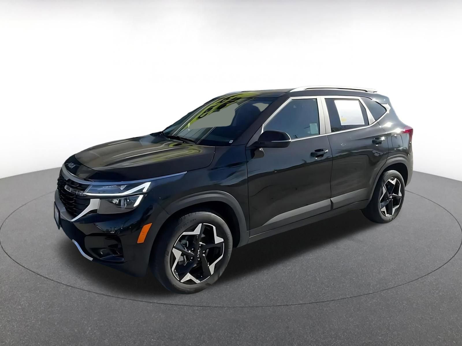 Used 2025 Kia Seltos S image 8