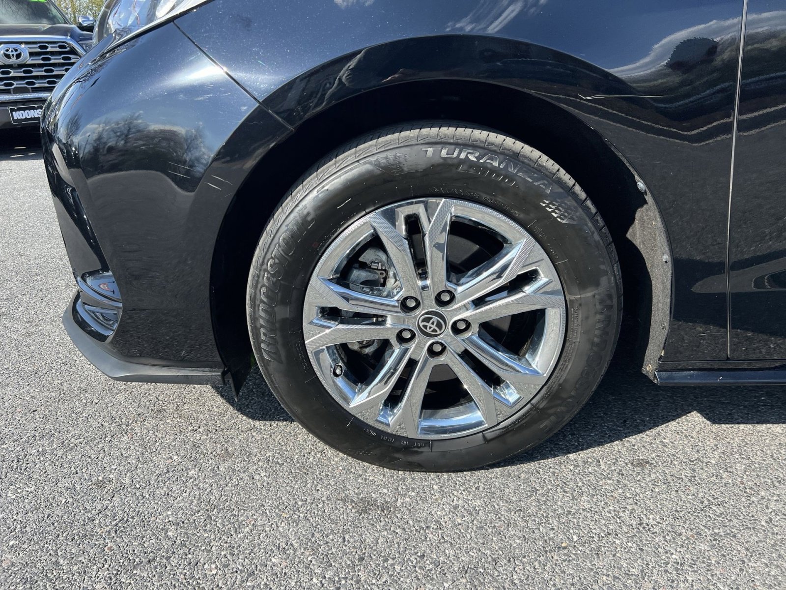 Used 2023 Toyota Sienna XSE image 12