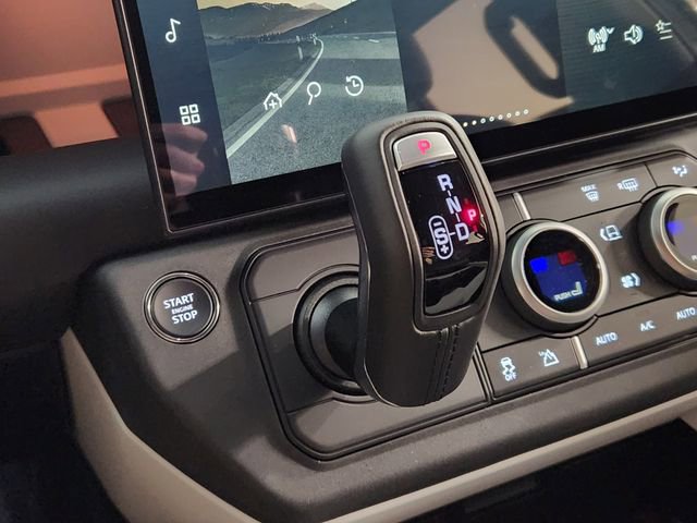 New 2026 Land Rover Defender 110 X-Dynamic SE AWD/4WD image 19