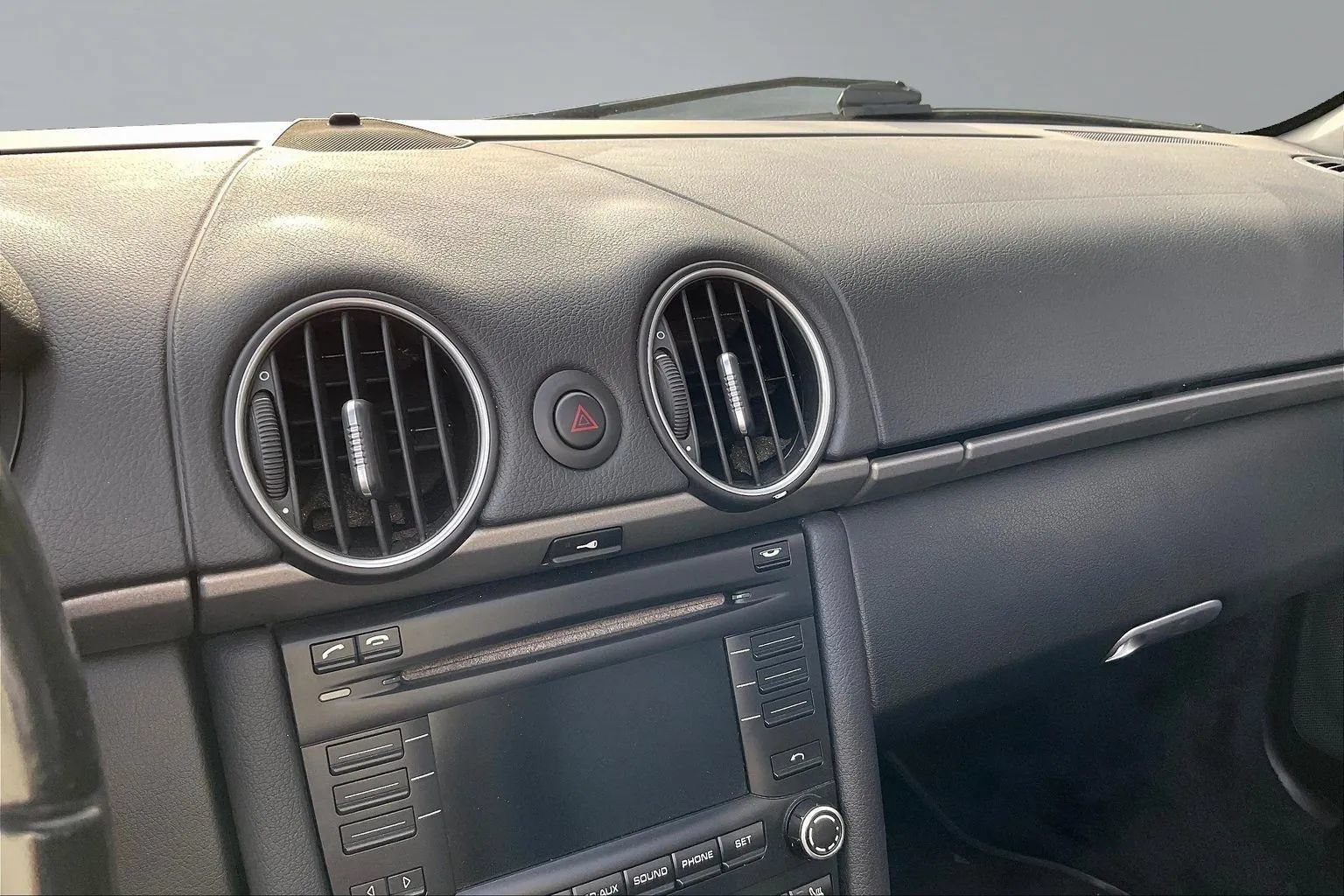 Used 2011 Porsche Boxster RWD image 9