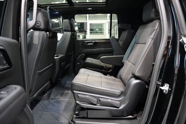 New 2026 Chevrolet Suburban High Country image 13