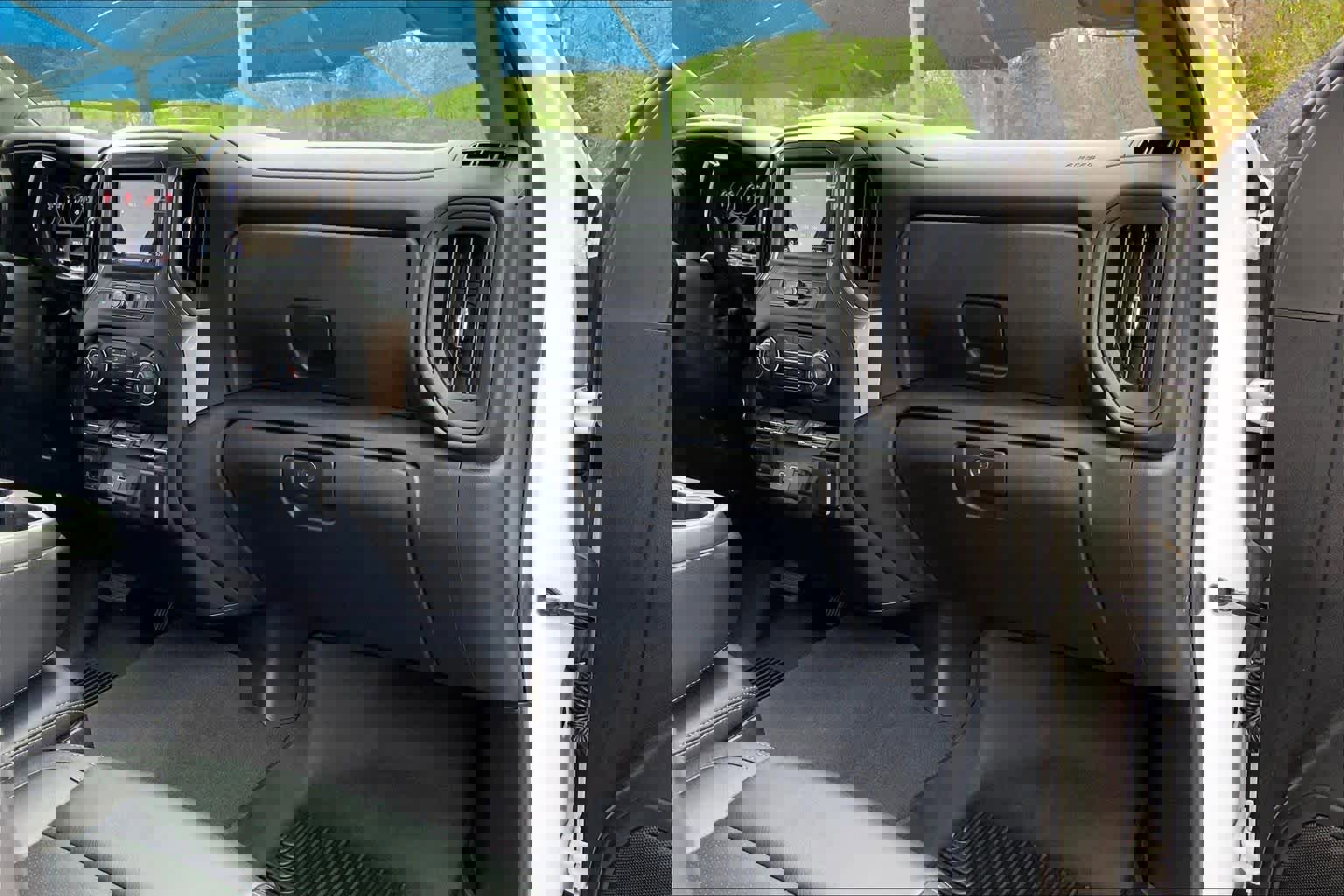 Used 2024 Chevrolet Silverado 2500 Custom w/ Custom Convenience Package image 19