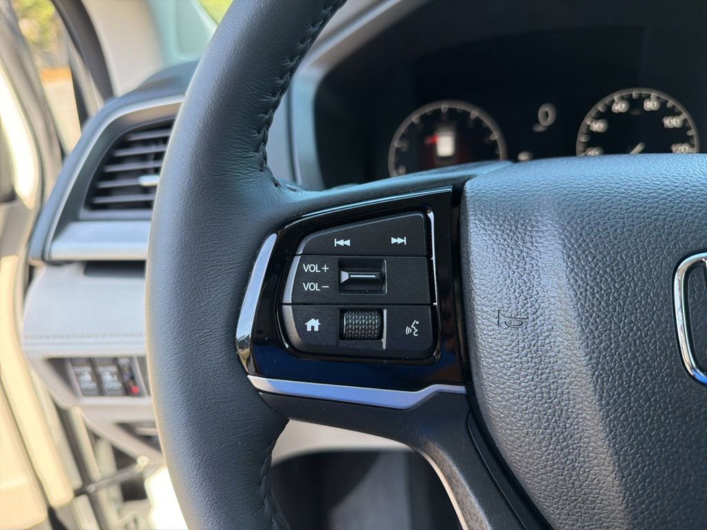 Certified 2026 Honda Odyssey EX-L image 17