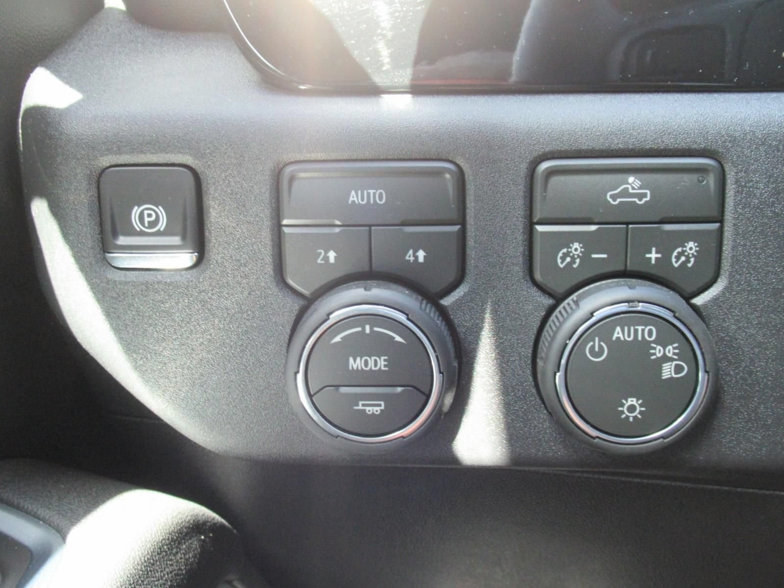Used 2026 Chevrolet Silverado 1500 LT AWD/4WD image 23