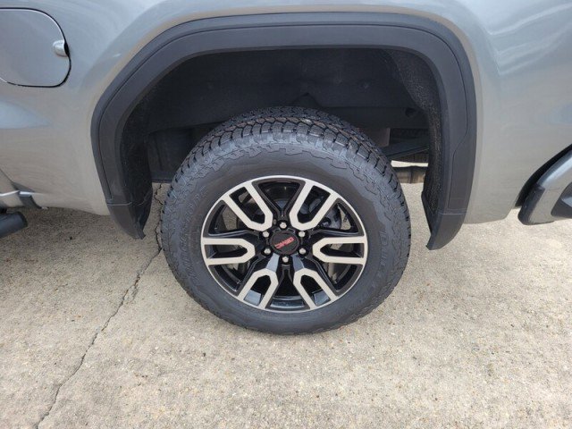 Used 2024 GMC Sierra 1500 AT4 w/ Technology Package image 10