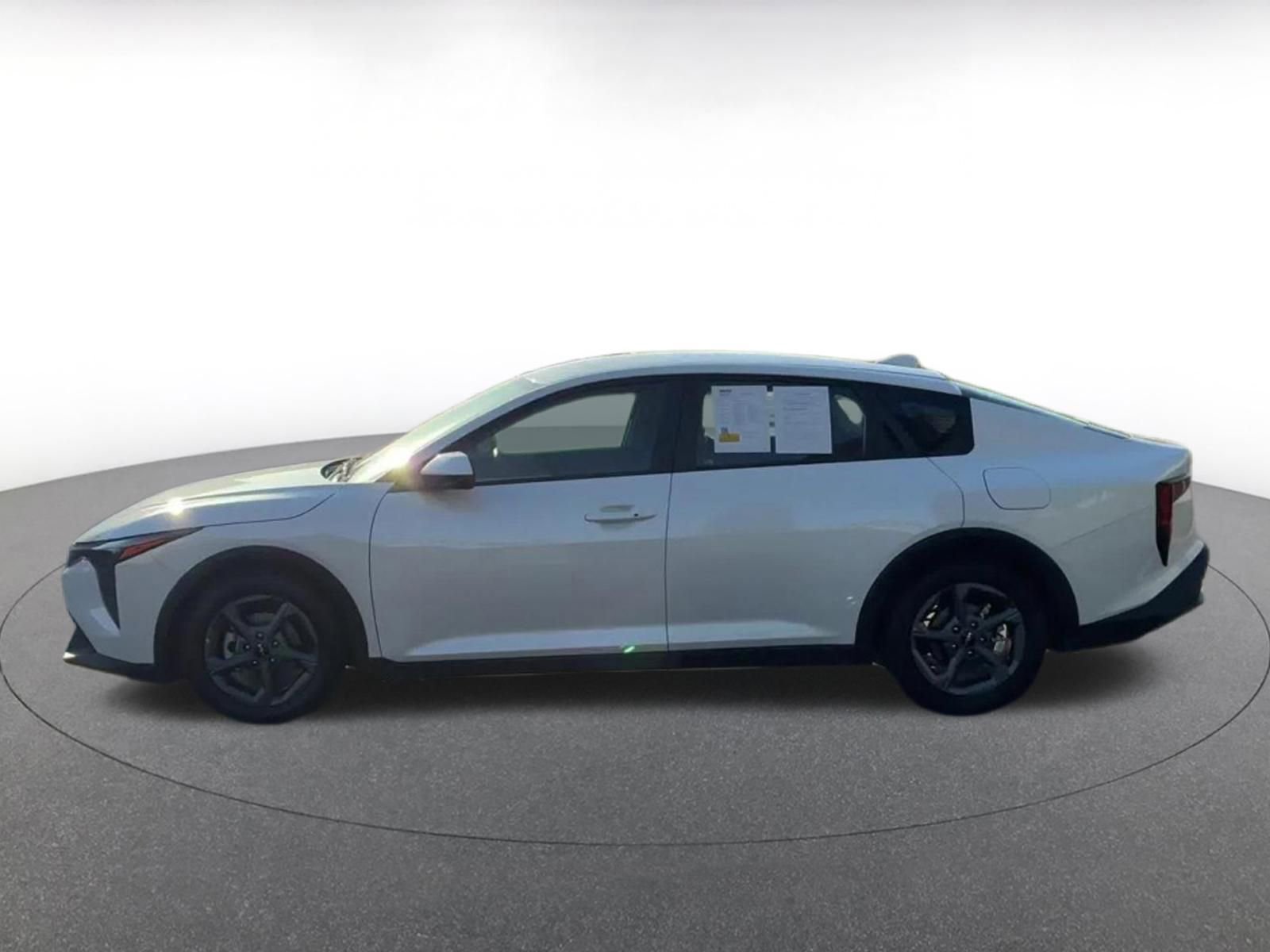 Used 2025 Kia K4 LXS image 9