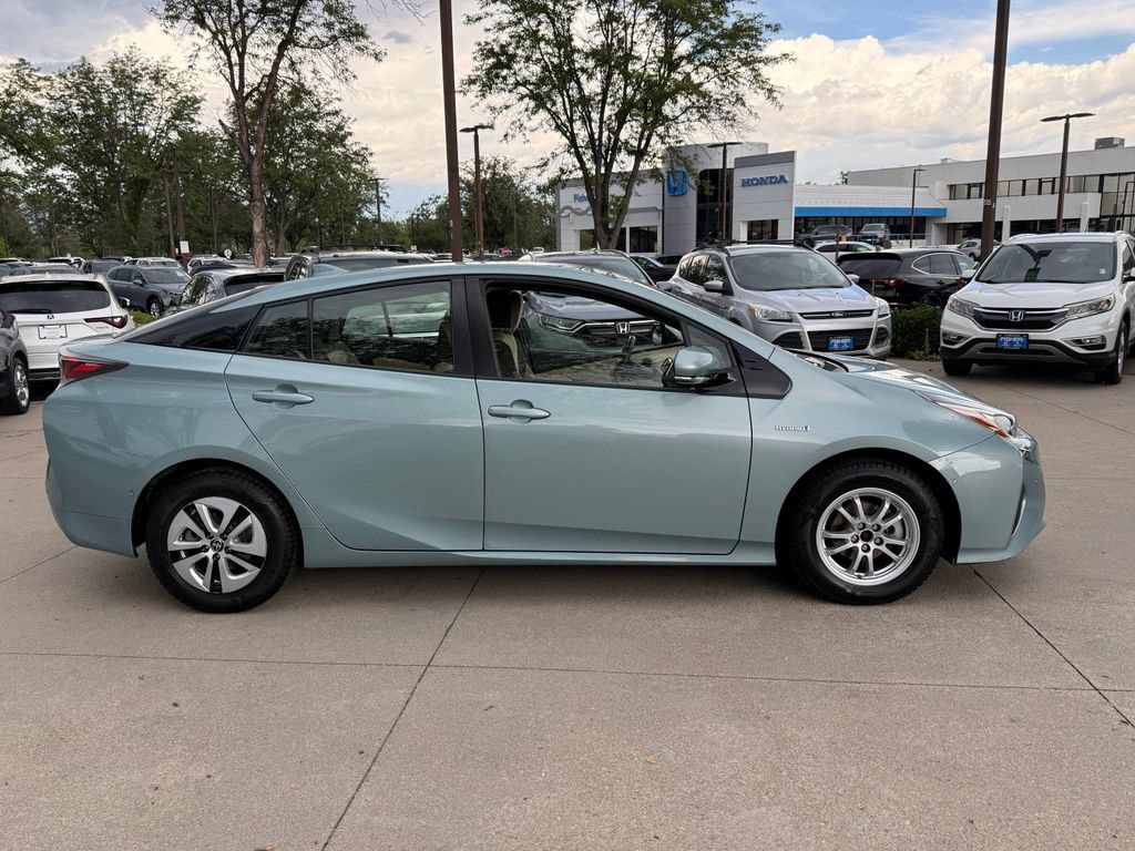 Used 2017 Toyota Prius Two w/ Prius Two Safety Plus Package FWD image 3