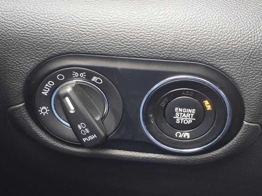 Used 2023 Maserati Levante Modena image 26