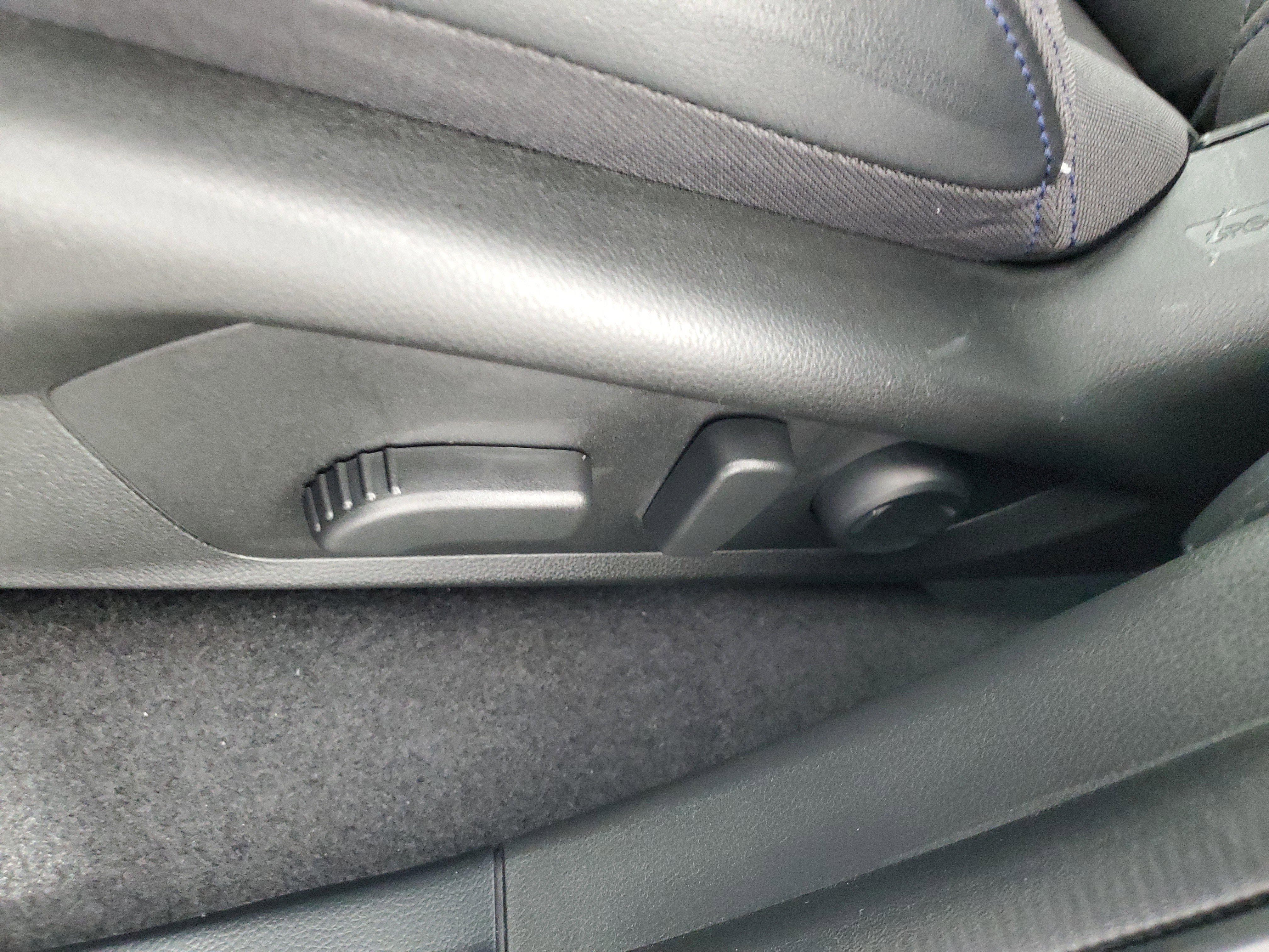 Used 2025 Subaru Forester Premium AWD/4WD image 29