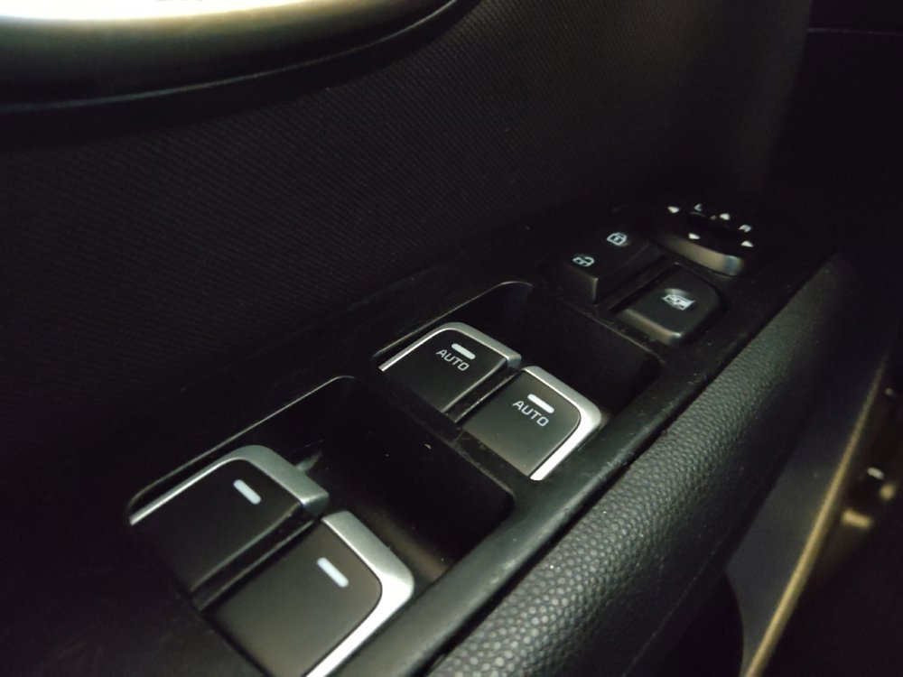 Used 2019 Kia Soul + FWD image 27