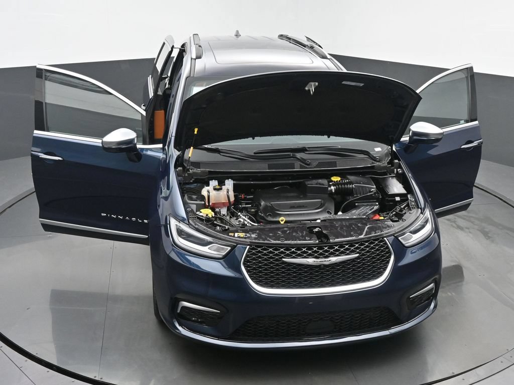 Used 2024 Chrysler Pacifica Pinnacle FWD image 60