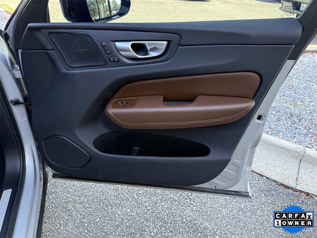 Used 2023 Volvo XC60 B5 Ultimate w/ Protection Package Premier image 40