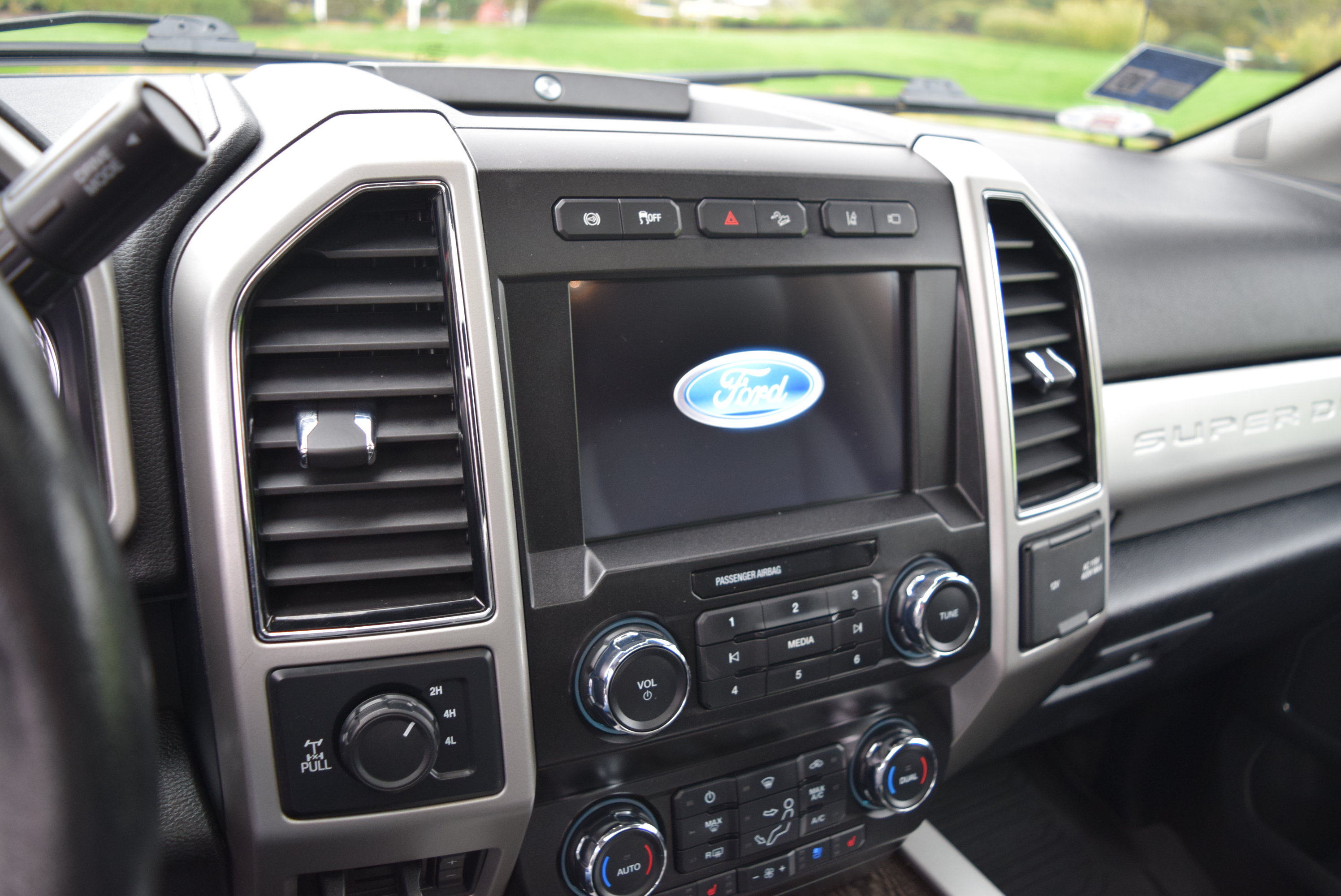 Used 2021 Ford F350 Lariat w/ Lariat Ultimate Package AWD/4WD image 15