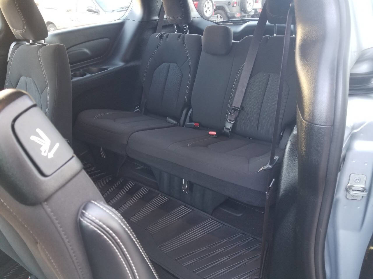 Certified 2023 Chrysler Pacifica Touring image 16