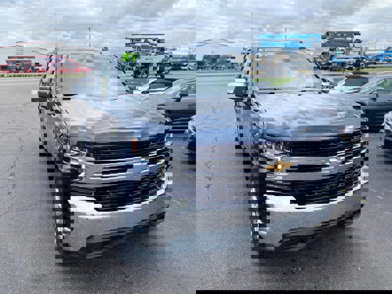 Used 2021 Chevrolet Silverado 1500 LT image 2