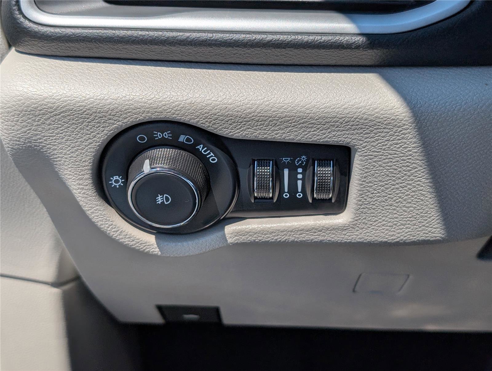 Used 2022 Chrysler Pacifica Touring-L FWD image 22