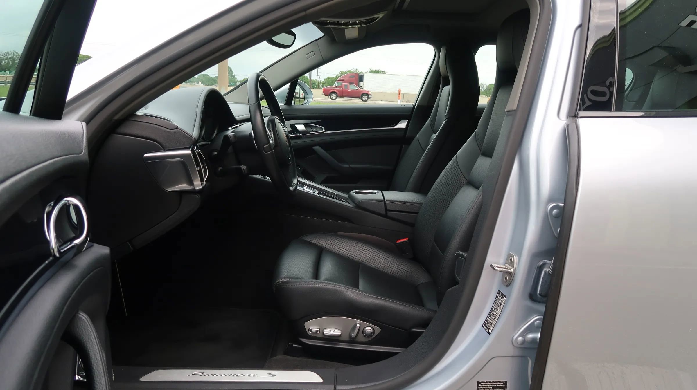 Used 2015 Porsche Panamera S image 14