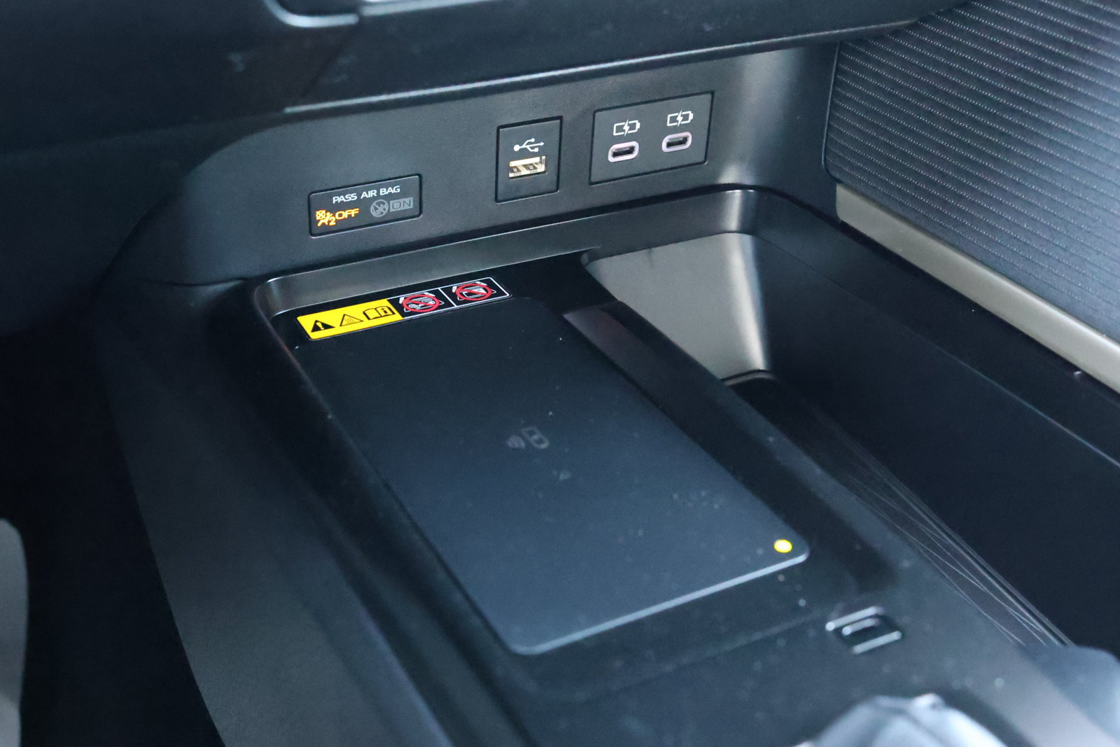 New 2026 Toyota Camry SE w/ Convenience Package FWD image 4