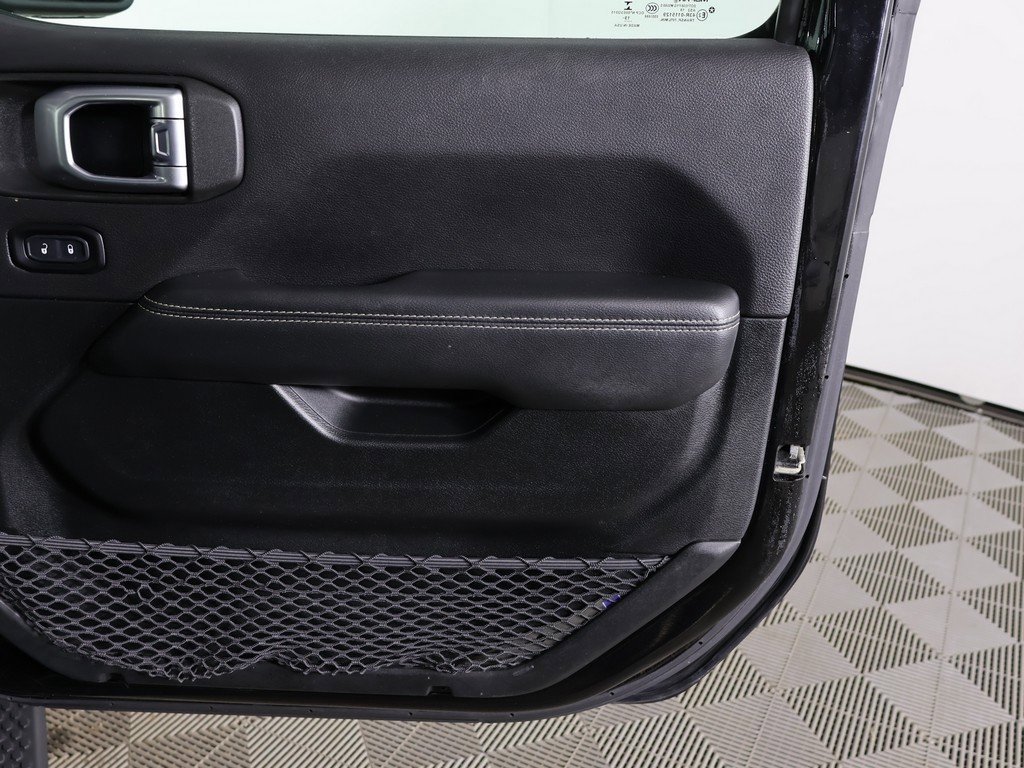 Used 2020 Jeep Wrangler Unlimited Sahara w/ Uconnect 4C Nav & Sound Group image 17