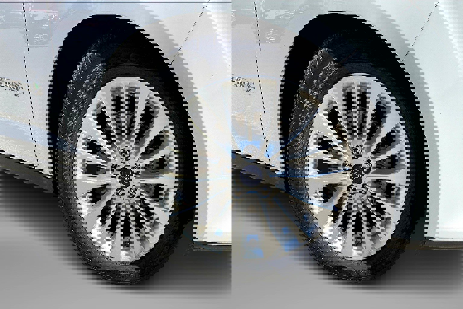 Used 2017 Ford C-MAX SE image 9