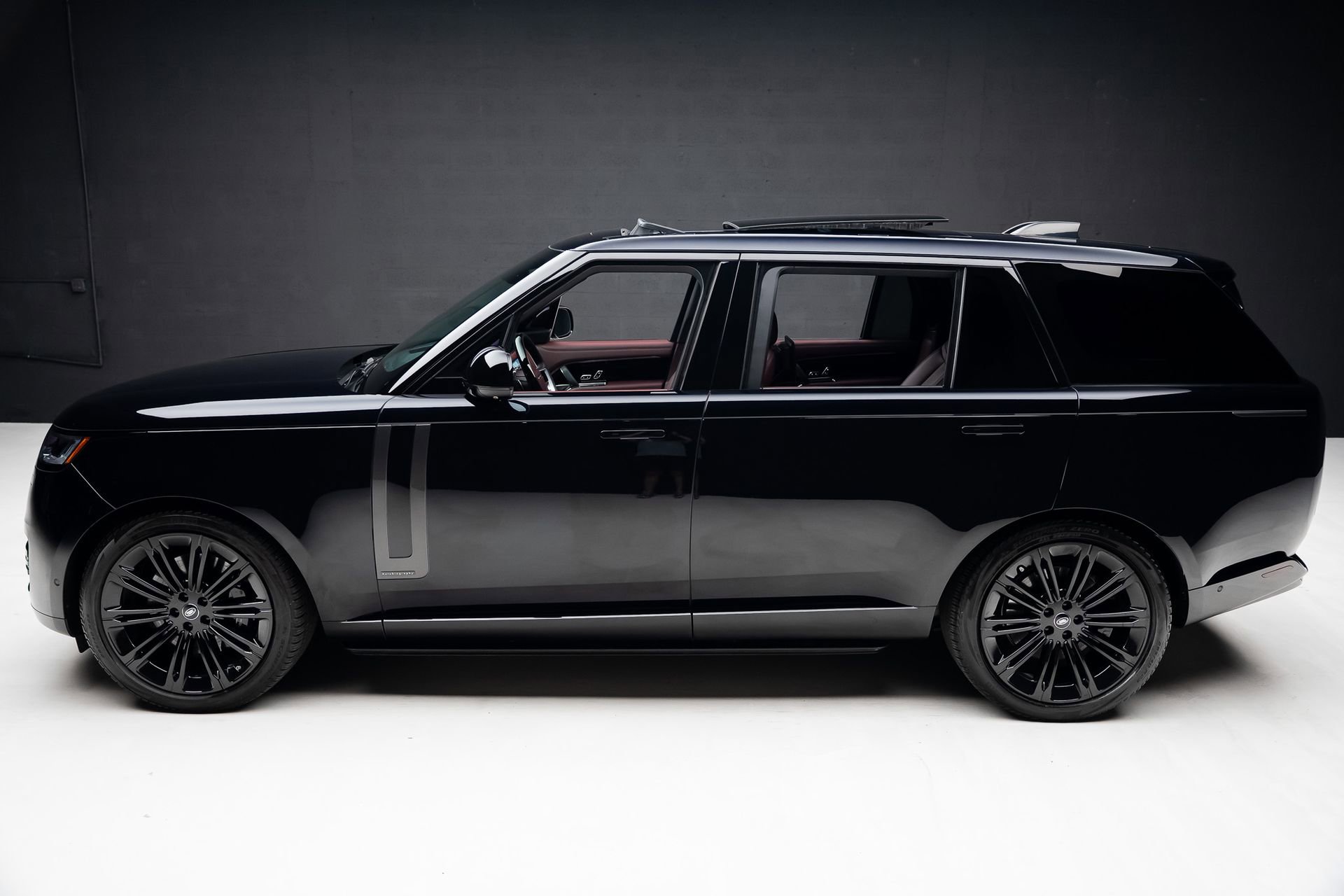 Used 2024 Land Rover Range Rover Long Wheelbase Autobiography AWD/4WD image 16