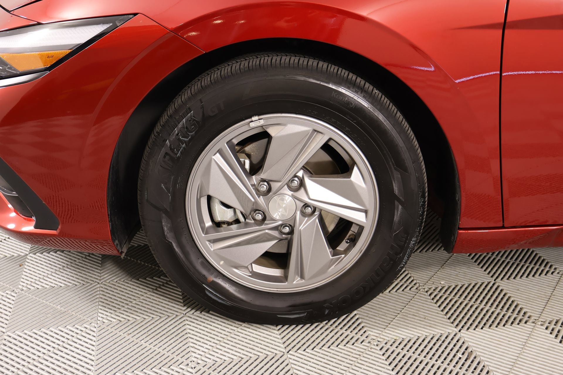 Certified 2024 Hyundai Elantra SE image 16