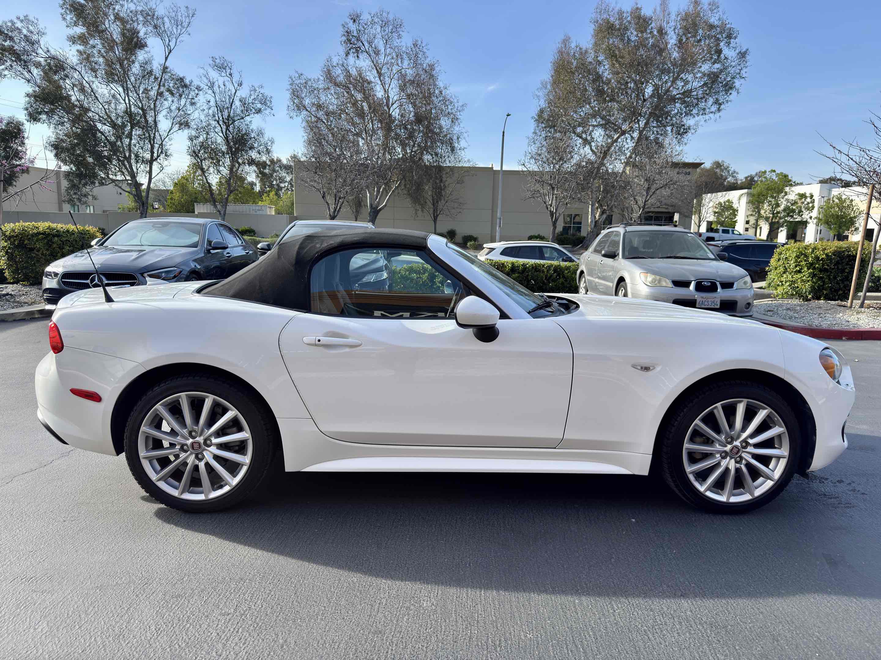 Used 2018 FIAT 124 Spider Lusso w/ Convenience Group image 9