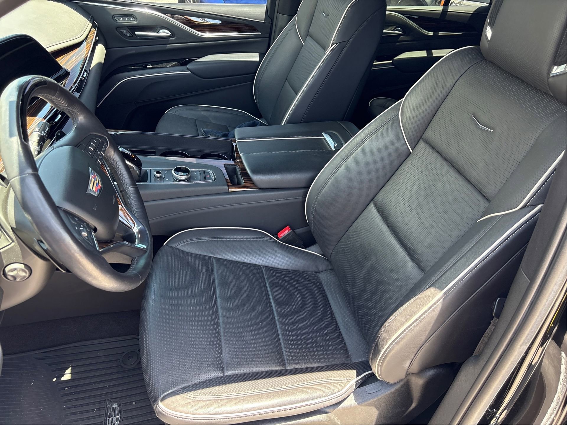 Used 2023 Cadillac Escalade Premium Luxury w/ LPO, Radiant Package RWD image 9