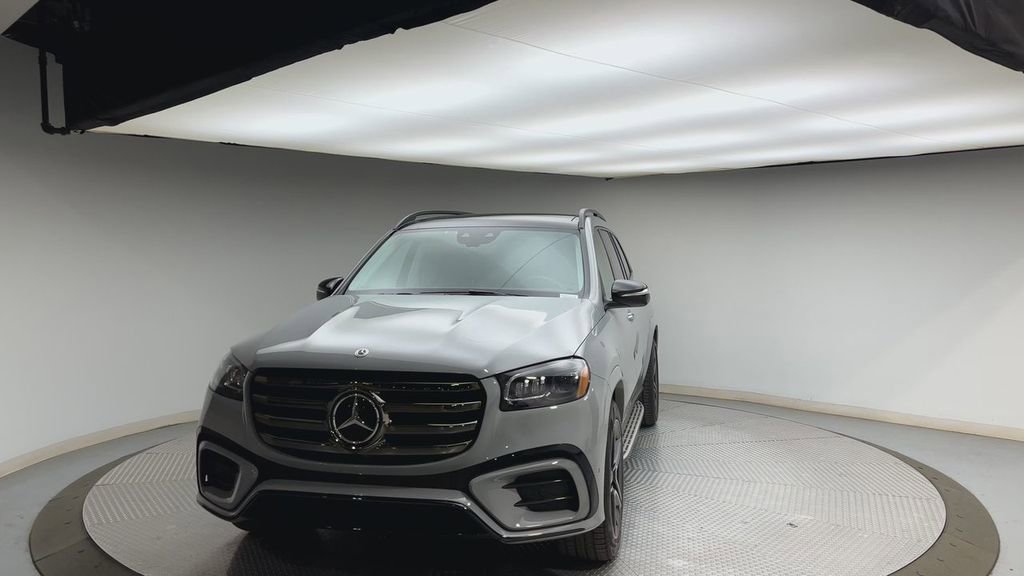 Used 2024 Mercedes-Benz GLS 450 4MATIC image 7