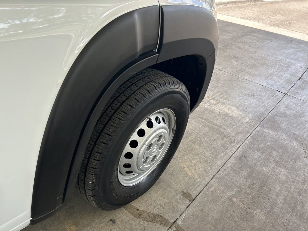 Used 2025 RAM ProMaster 2500 w/ Convenience Group FWD image 19