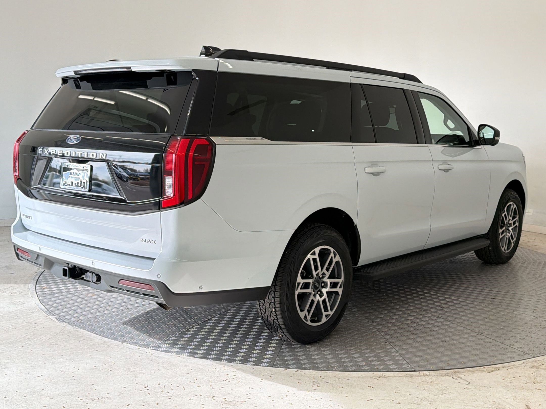 Used 2025 Ford Expedition Max Active AWD/4WD image 9