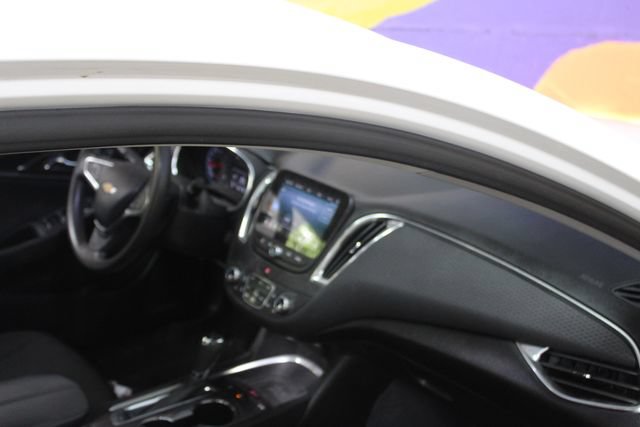 Used 2019 Chevrolet Malibu LT w/ LT True North Edition FWD image 12