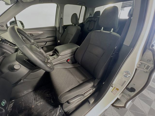 Used 2025 Honda Ridgeline Sport image 10