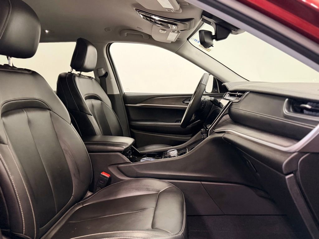 Used 2023 Jeep Grand Cherokee L Limited w/ Black Appearance Package image 20