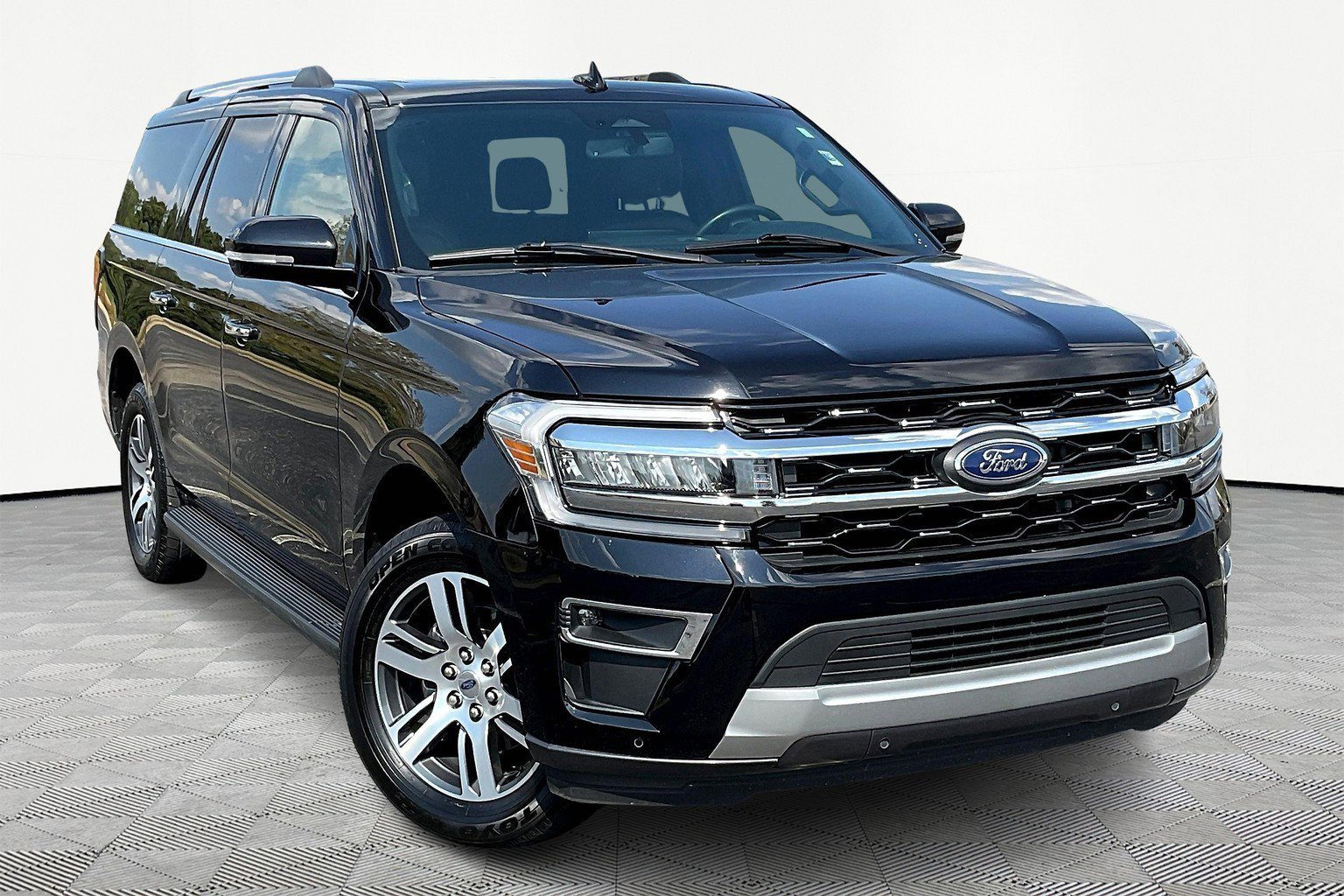 Used 2024 Ford Expedition Max Limited image 1