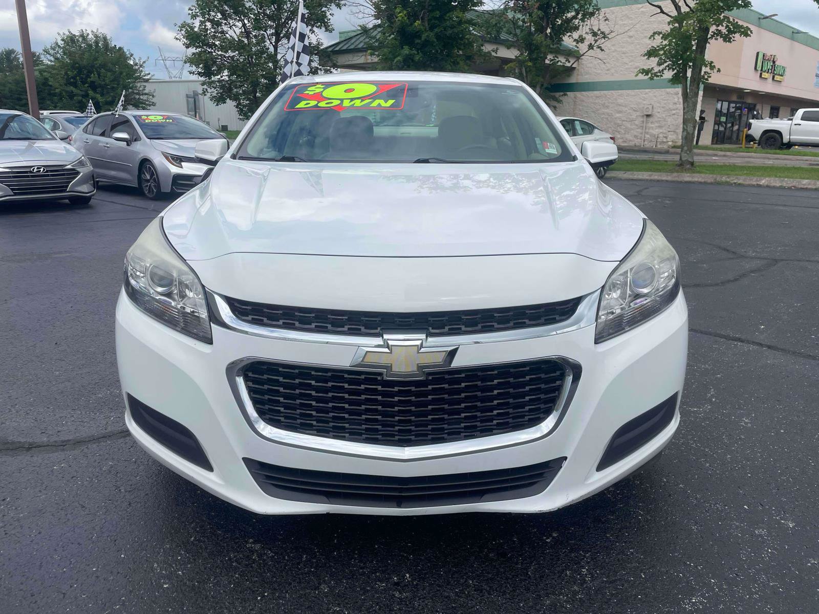Used 2016 Chevrolet Malibu LT w/ Power Convenience Package FWD image 2