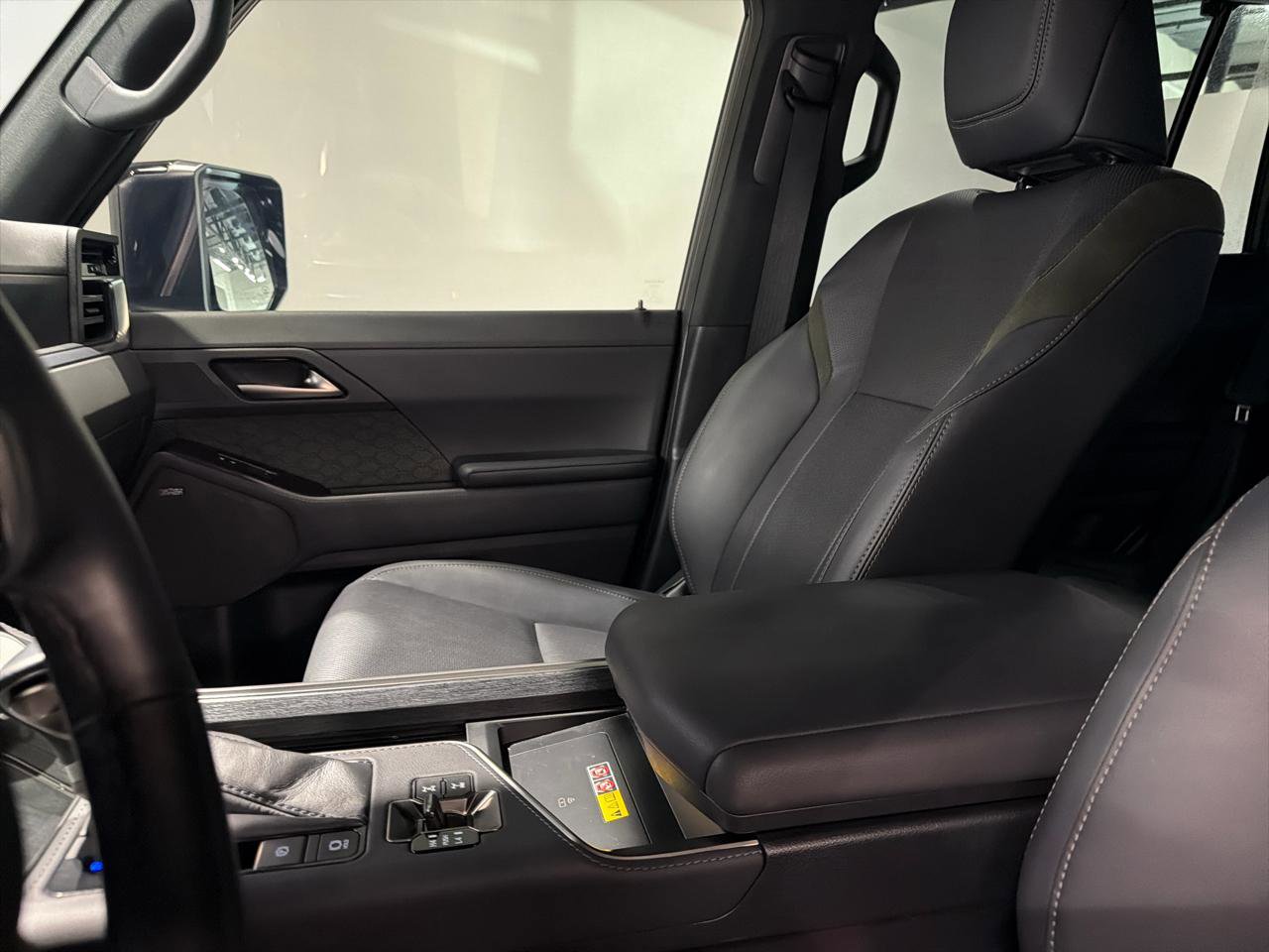 Used 2024 Lexus GX 550 image 20