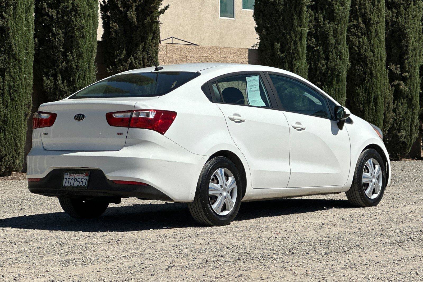 Used 2017 Kia Rio LX w/ Power Package FWD image 4