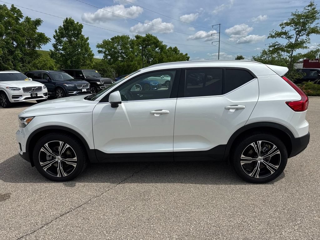 Used 2021 Volvo XC40 T5 Inscription w/ Advanced Package AWD/4WD image 2