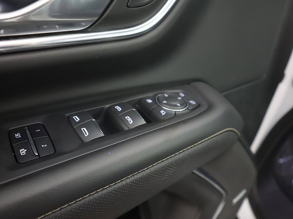 Used 2023 Chevrolet Suburban Premier image 40