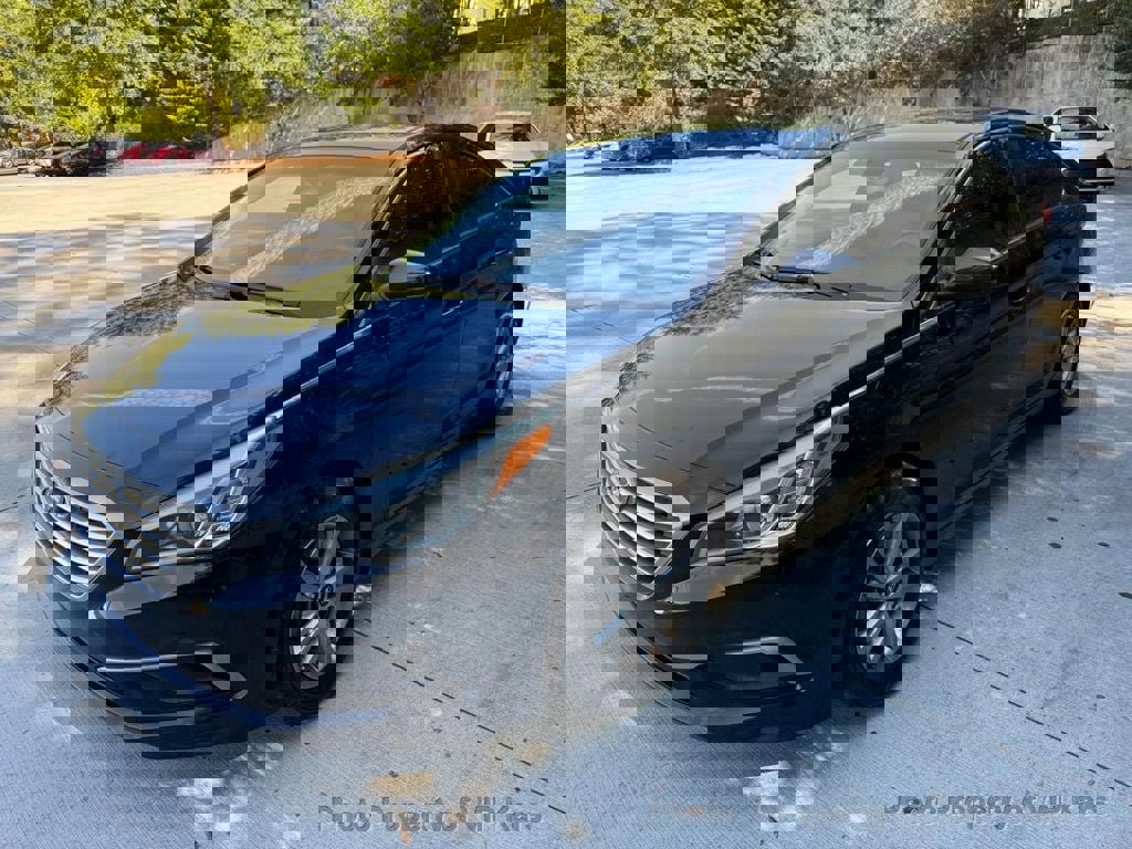 Used 2017 Hyundai Sonata SE image 2