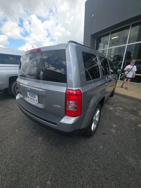 Used 2015 Jeep Patriot Latitude AWD/4WD image 5