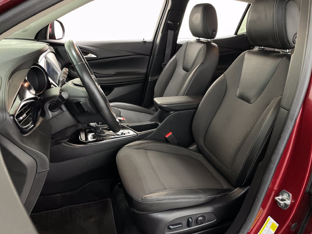 Used 2023 Buick Encore GX Select w/ Sport Touring Package FWD image 21