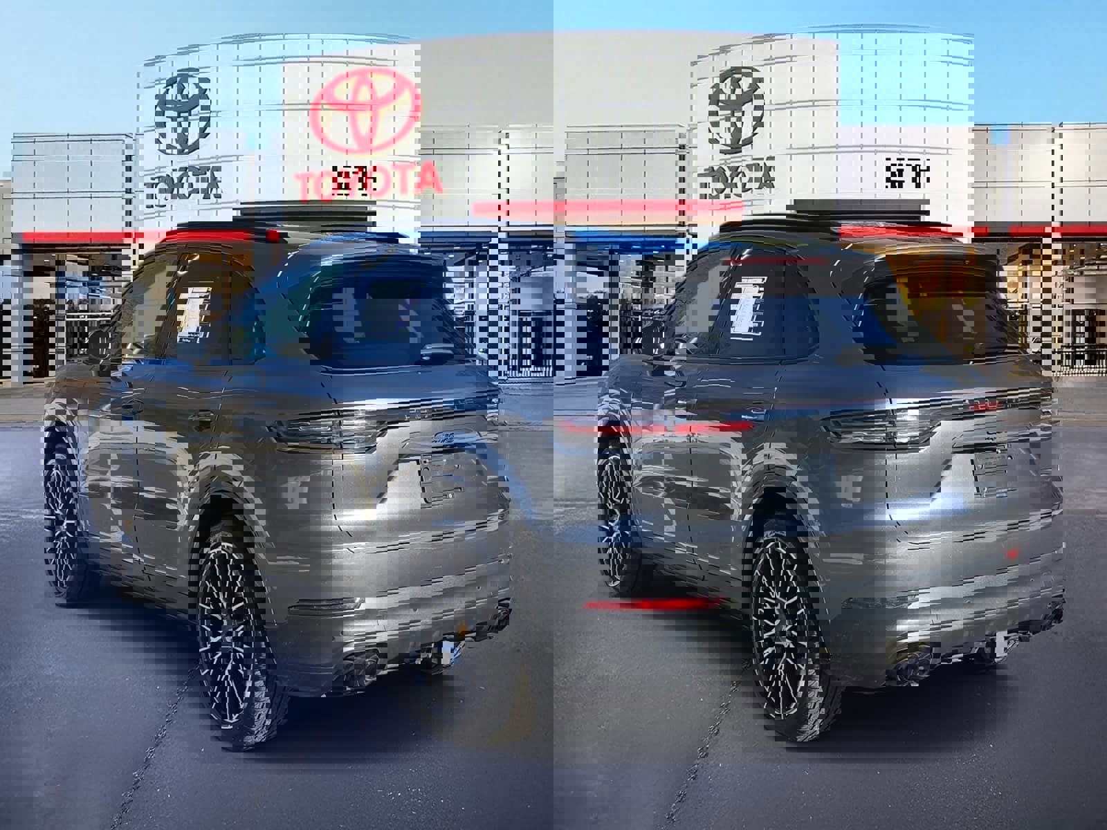 Used 2020 Porsche Cayenne image 7