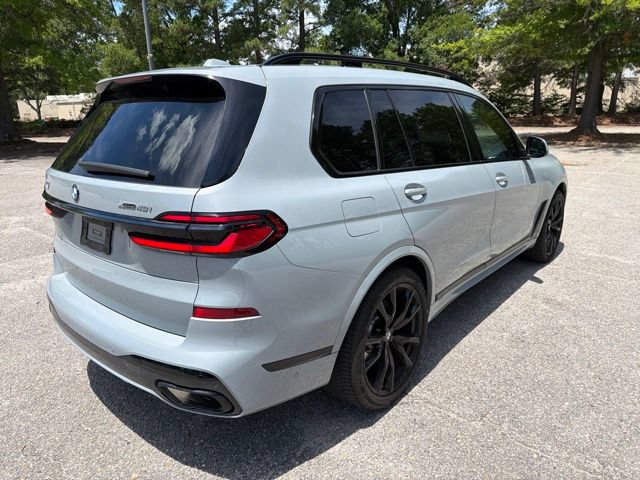 Used 2024 BMW X7 xDrive40i w/ M Sport Package AWD/4WD image 5