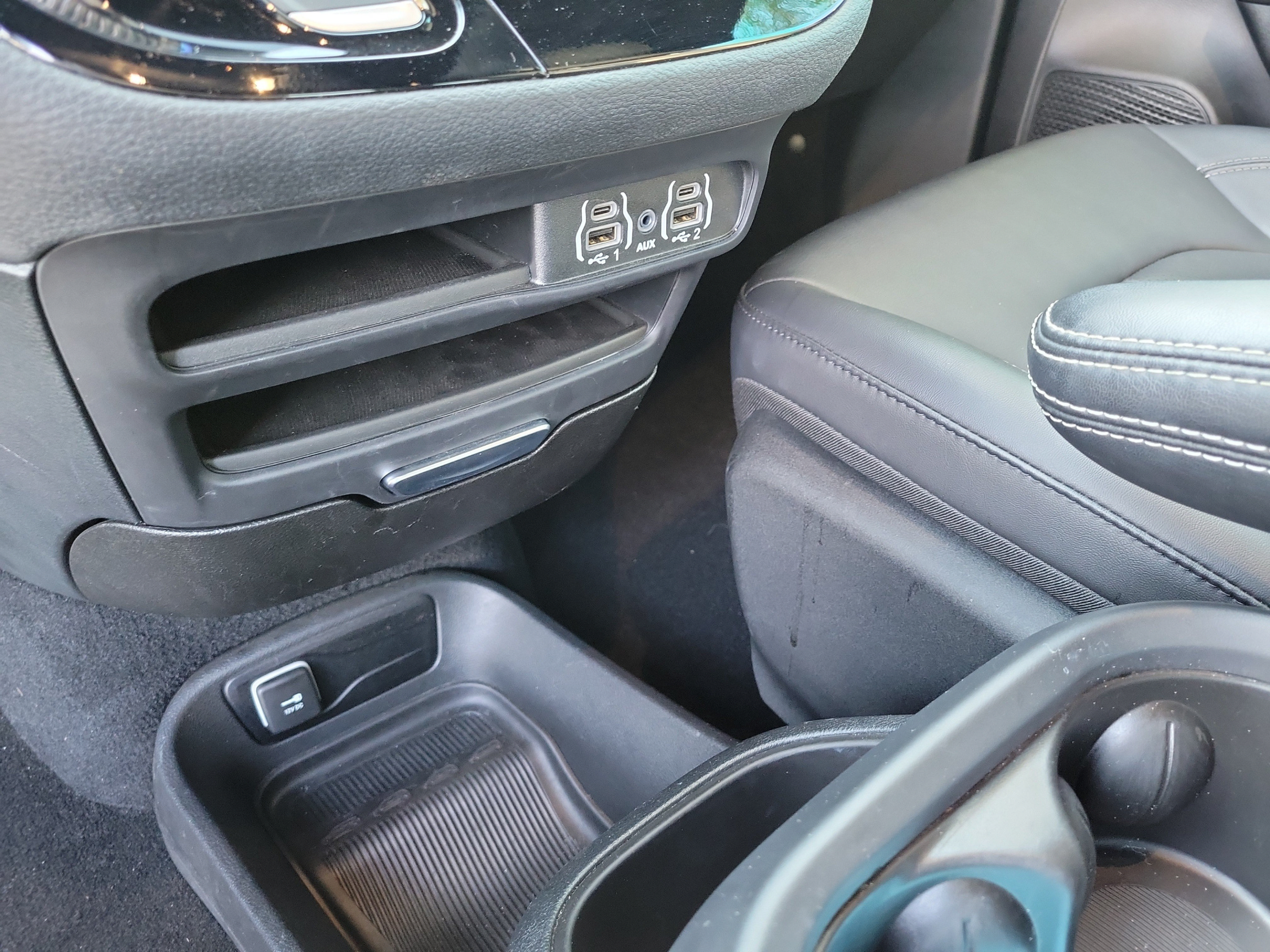 Used 2025 Chrysler Pacifica Select FWD image 22