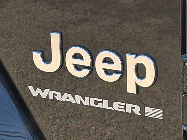 Used 2024 Jeep Wrangler Sahara w/ Technology Group image 29